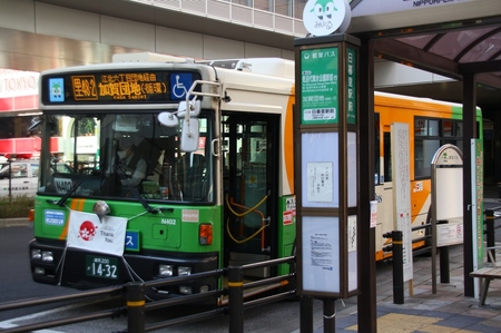 里48-2加賀団地(循環)発車前.jpg